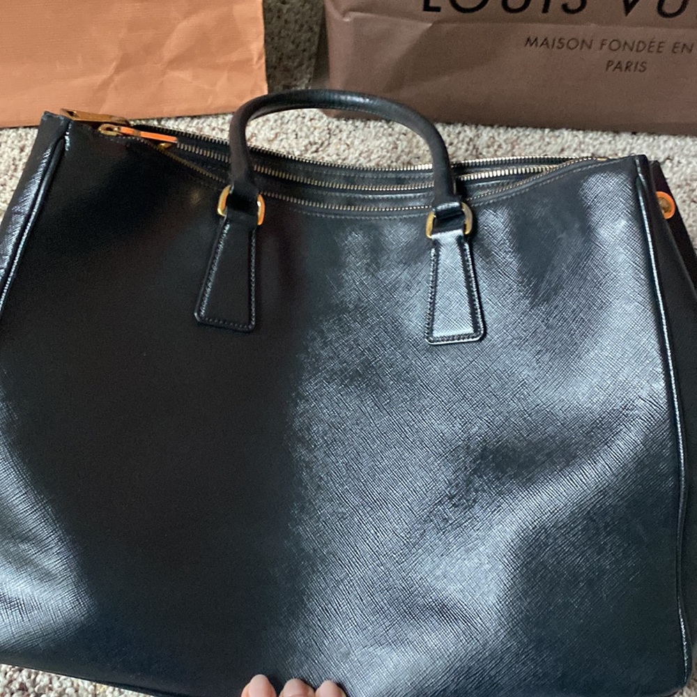 Authentic Prada Large Saffiano - image 5